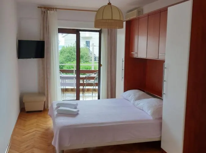Selina Apartament *