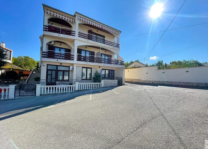 Selina Apartament *